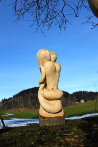 2Herzen_verschlungen_holzskulptur_baumfreund