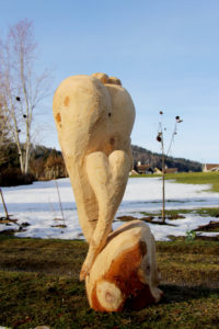 3herzen_kleinoben_hinten_holzskulptur_baumfreund