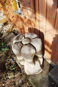 blume_oben_holzskulptur_baumfreund